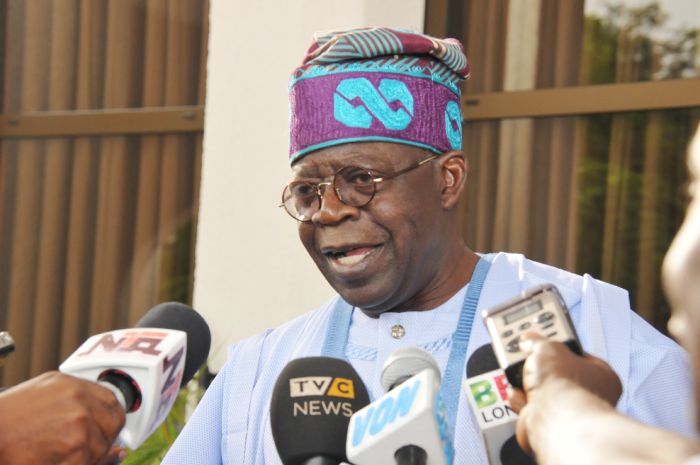 pic-15-apc-chaieftain-chief-bola-tinubu-briefing-state-house-correspondents-1