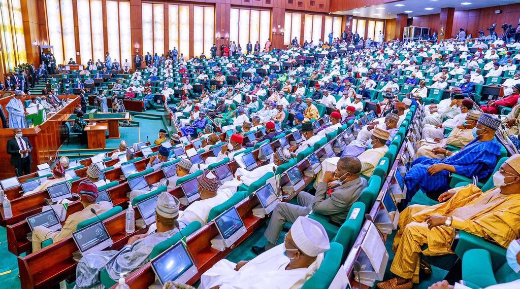 buhari-present-budget-to-national-assembly-reps-1024x570-1